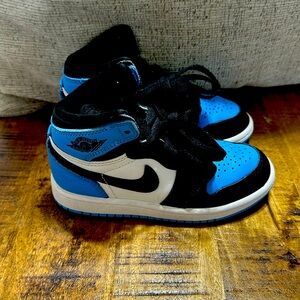 Jordan 1 Retro High OG PS
"UNC TOE" Size 11C